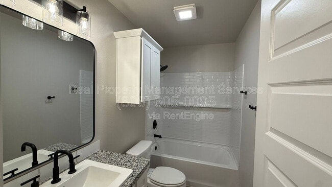 Building Photo - 2915 Tractor Ave