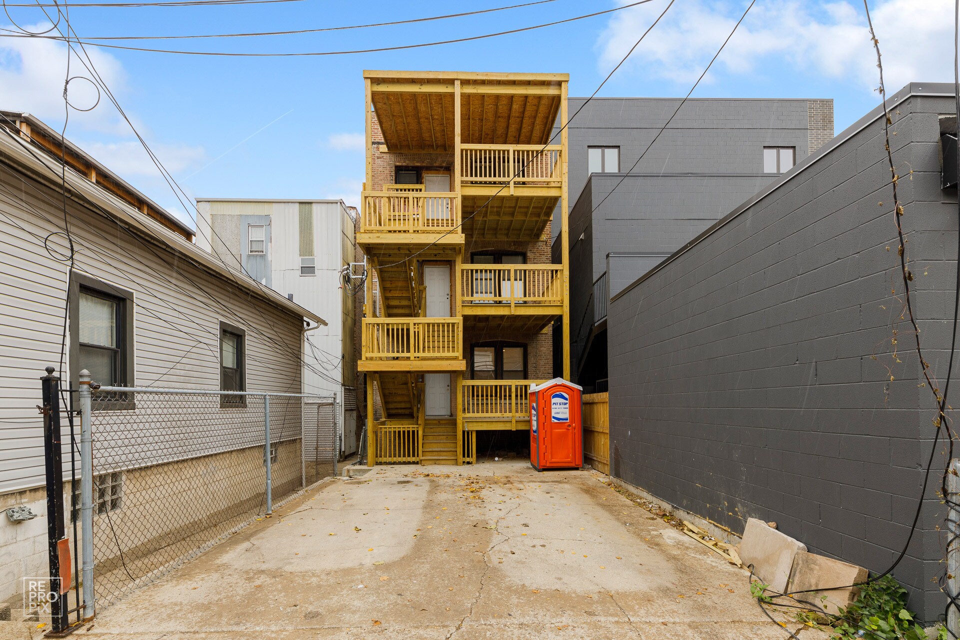 Building Photo - 2317 W Taylor St