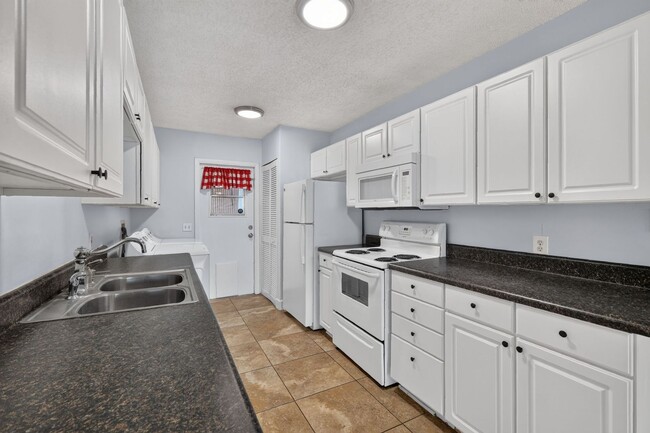 Building Photo - 12310 Tavares Ridge Ct