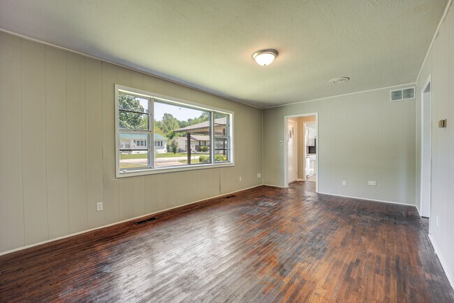 Building Photo - 2816 Memphis St