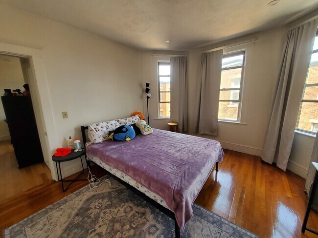 Building Photo - 11 Scottfield Rd