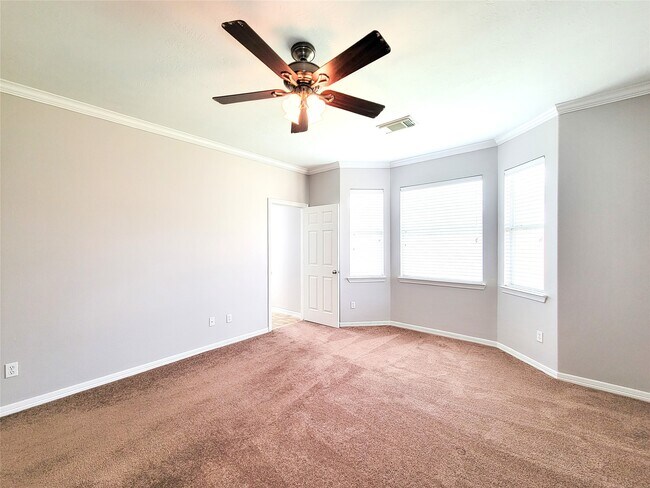 Building Photo - 17207 Mossbriar Ln