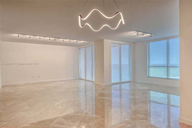 Building Photo - 3535 S Ocean Dr