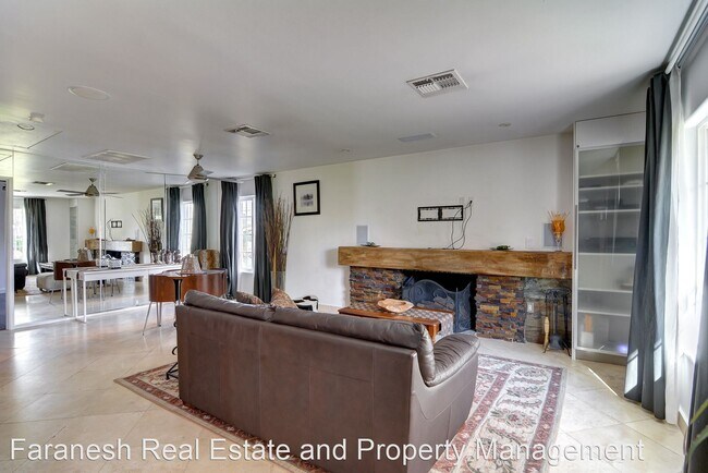 Building Photo - 1 br, 1 bath House - 668 Tam O Shanter
