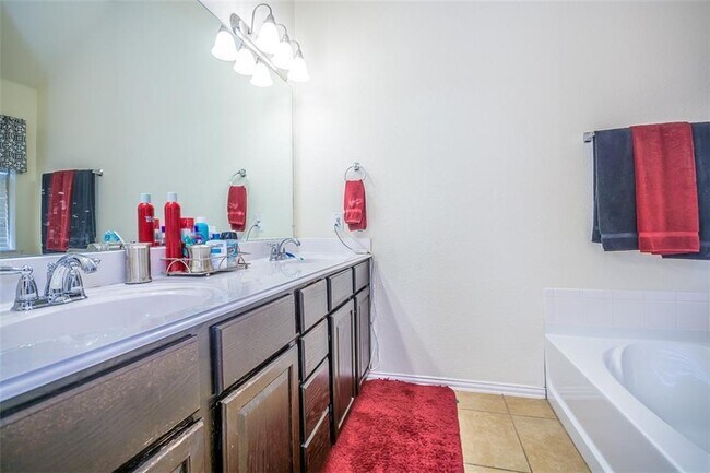 Building Photo - 10504 Bolivar Dr