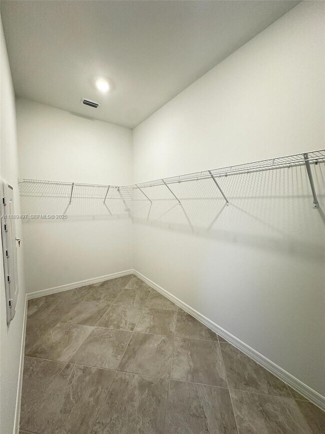 Building Photo - 15004 Palamos Cir