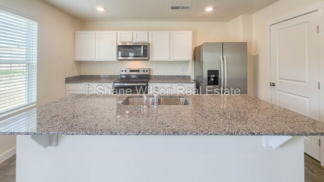 Building Photo - Recently built 4-Bedroom Home with 2.5 Baths in Dalton - 2,382 Sq Ft of Comfort!