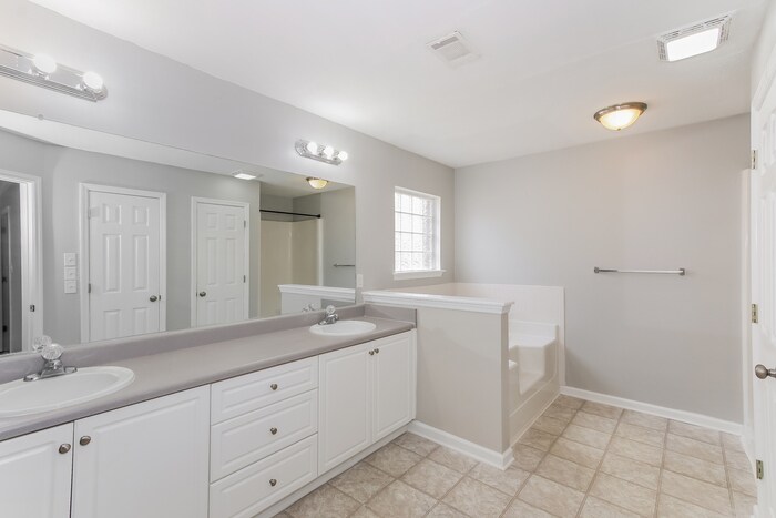 Building Photo - 6240 Freedom Cir