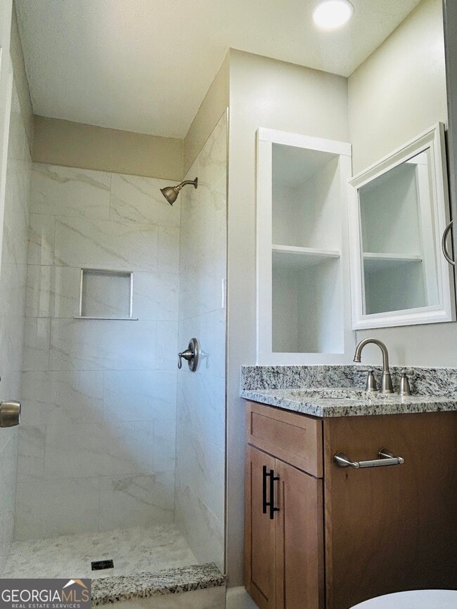 Building Photo - 6165 Radford Dr