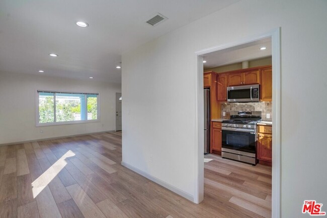 Building Photo - 4725 Sawtelle Blvd