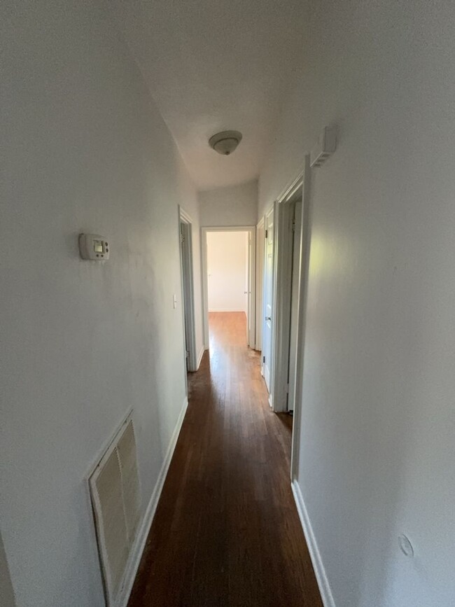 Building Photo - Pet Friendly! 3 bedroom in East Chattanoog...