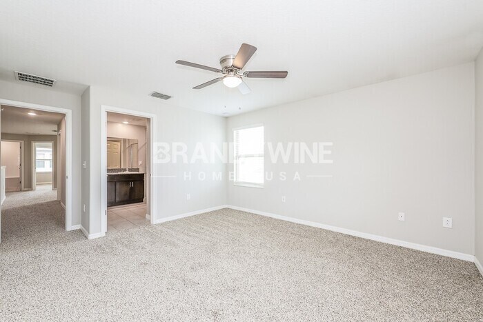 Building Photo - 5700 Marbella Dr