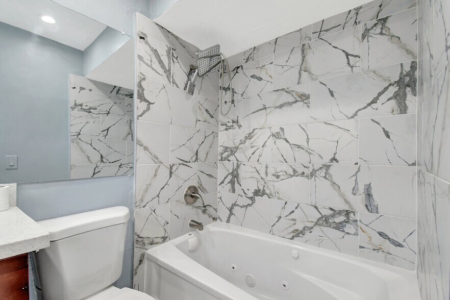Building Photo - 8960 Sunset Strip