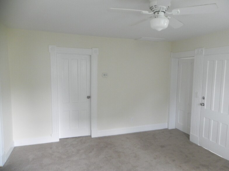 Building Photo - 2 Jefferson St