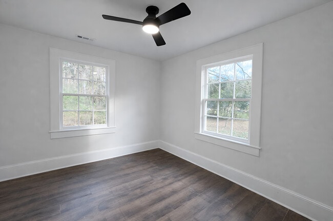 Building Photo - Stanley