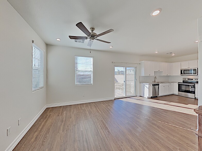 Building Photo - 9671 N Rancho Lozano