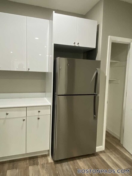 Building Photo - 50 Evergreen St