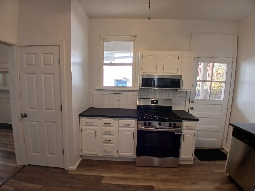 Building Photo - 1521 Alton St