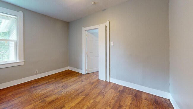 Building Photo - 3347 Seymour Ave