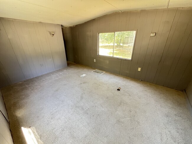 Building Photo - 353 Old Ln