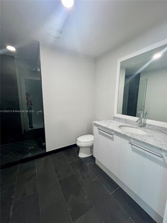 Building Photo - 900 Biscayne Blvd