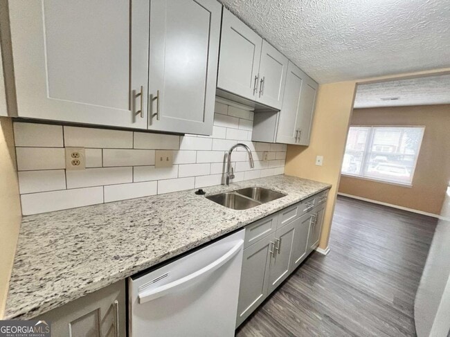 Building Photo - 6418 Meadow Rue Dr