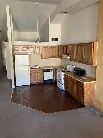 Building Photo - 104 Chestnut St