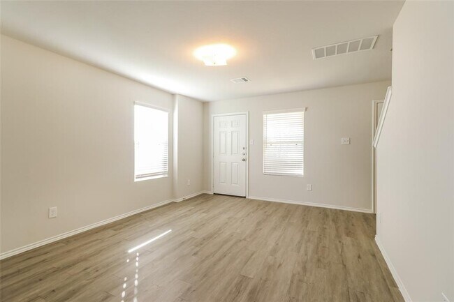 Building Photo - 3309 East Chunk Dr