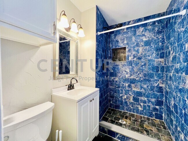 Building Photo - Beautifully Refreshed 3/2/2 in Fort Worth ...
