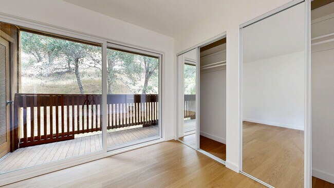 Building Photo - 50 Corte Real