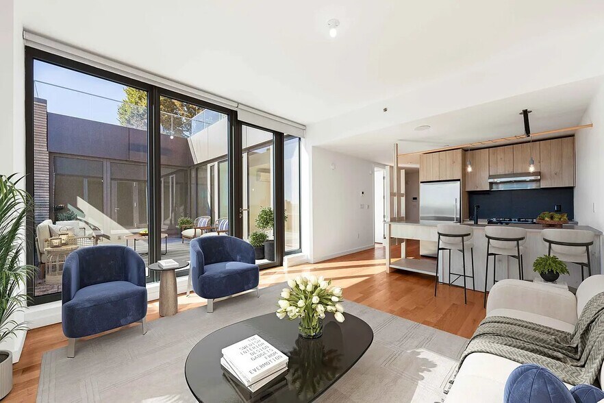 Primary Photo - 123 Melrose St