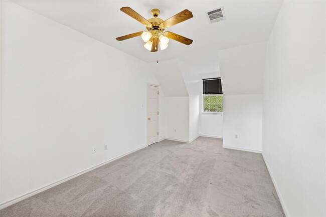 Building Photo - 500 Errol Dr