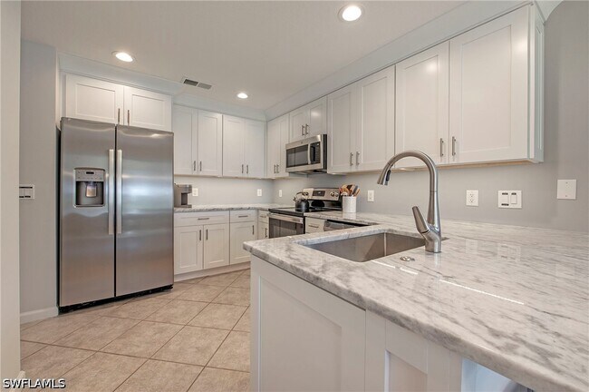 Building Photo - 22971 Rosedale Dr