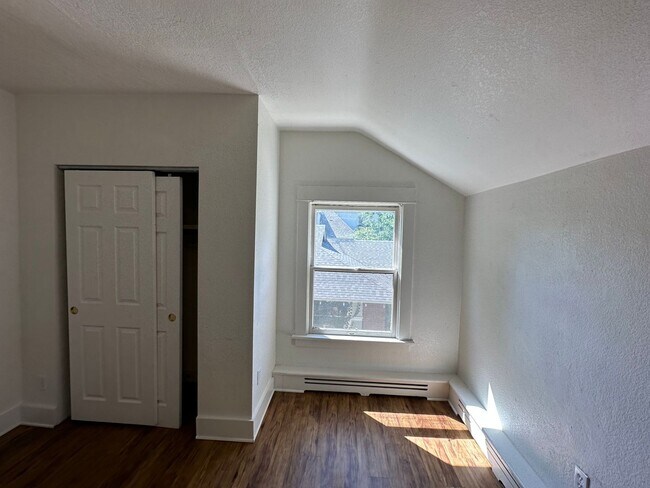 Building Photo - 994 14th St