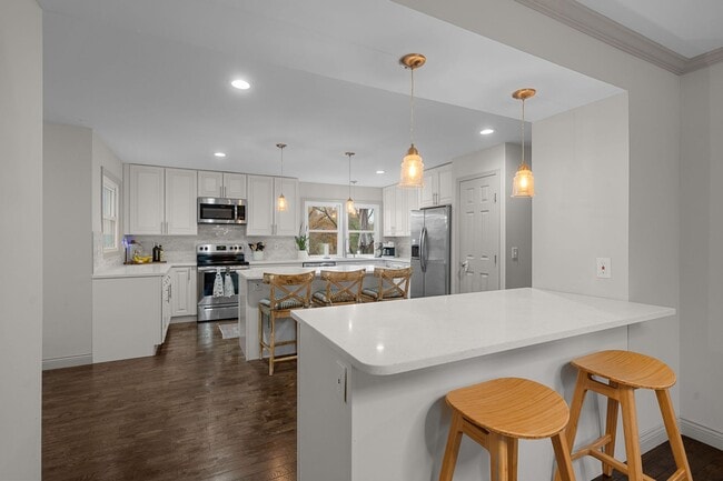 Building Photo - 12122 Royal Valley Dr