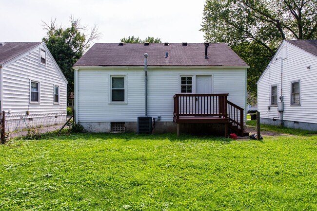 Building Photo - Charming 2-Bedroom Home with Bonus Attic S...