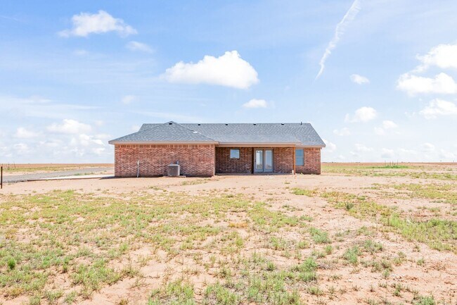 Building Photo - New Construction Home In Slaton ISD!