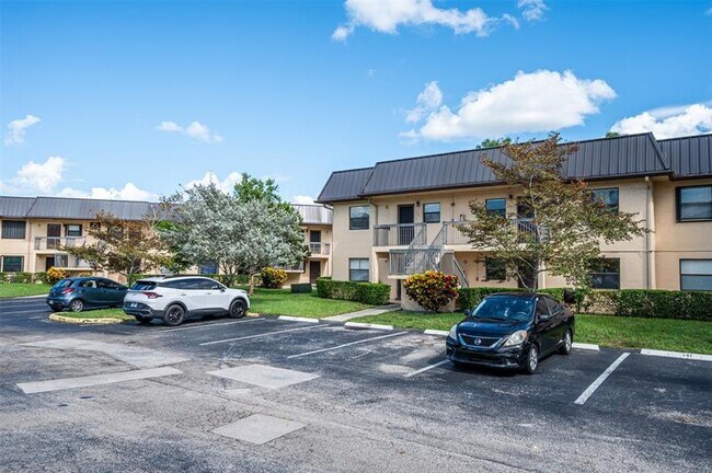 Building Photo - 141 NW 93rd Ave