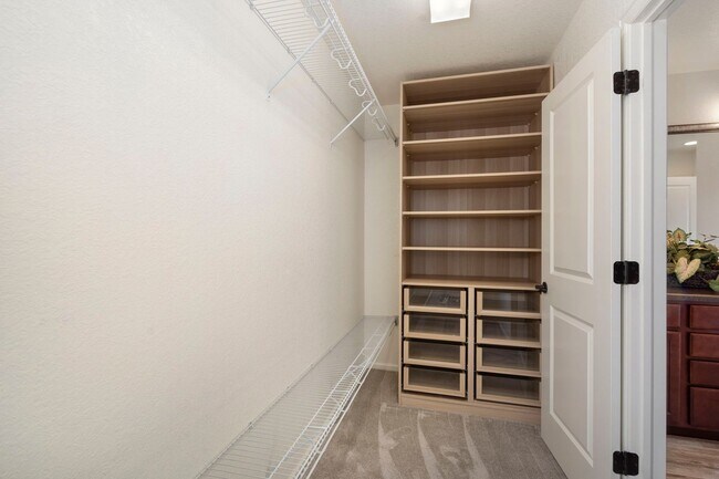 Building Photo - 4-Bed 3-Bed House