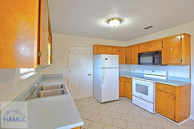 Building Photo - 915 Churchfield Dr