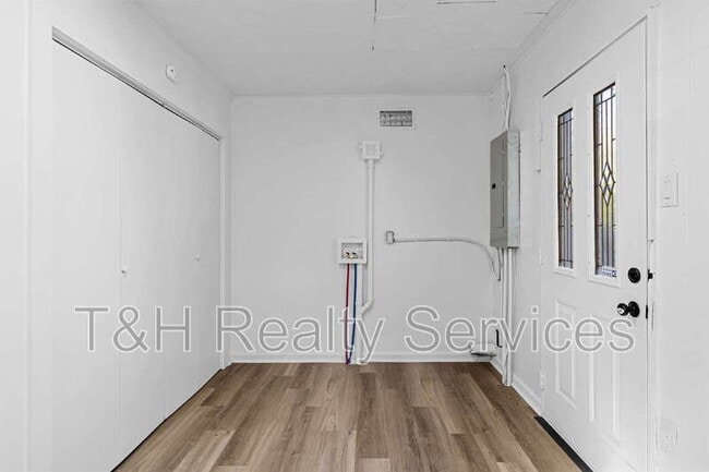 Building Photo - 2233 St Paul St