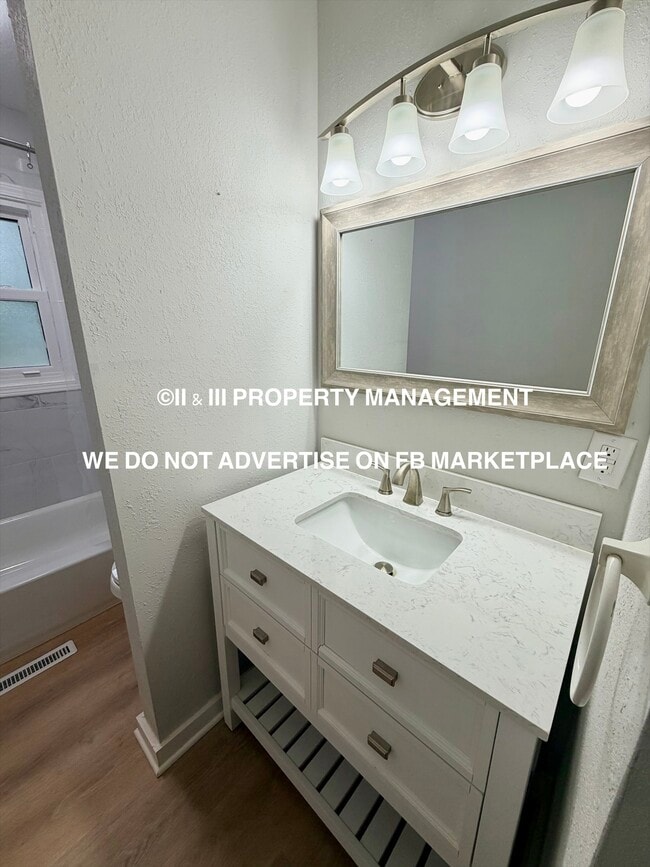 Building Photo - 11800 E 74th Terrace