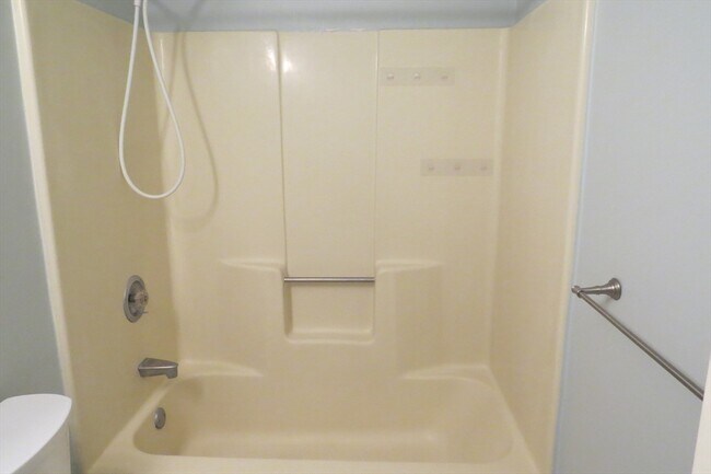 Building Photo - 14 Hartshorn Pl
