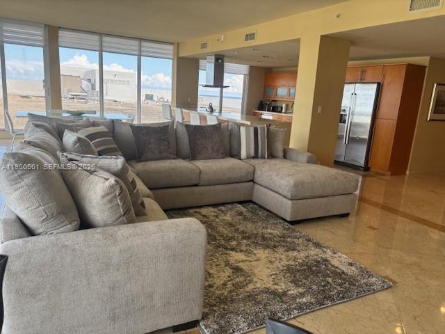 Building Photo - 100 Lincoln Rd