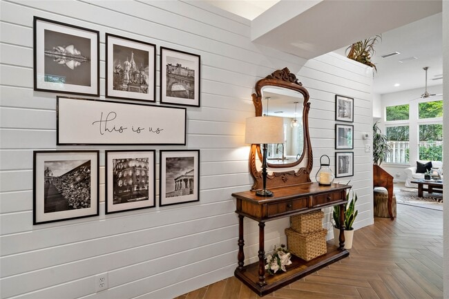 Building Photo - 10 Vinca Trail