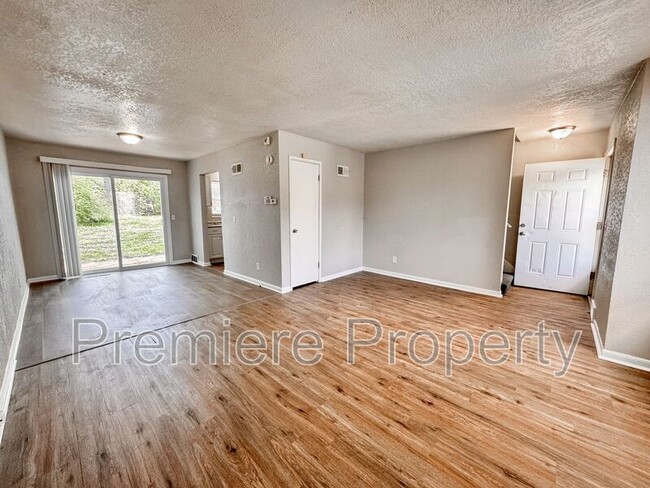 Building Photo - 6628 Askew Ave