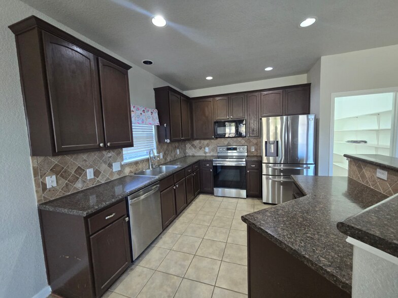 Building Photo - 426 Sorenstam Way