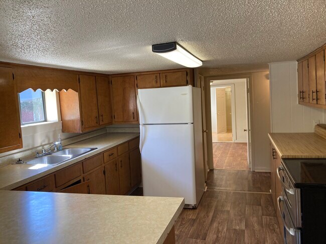 Kitchen-fridge to remain - 1131 Union Hill Church Rd