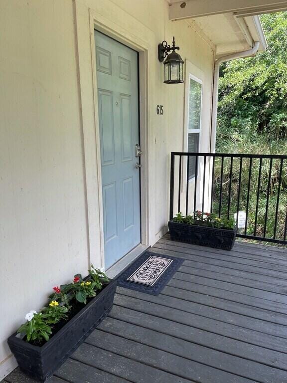 Building Photo - 615 Ballard Ln