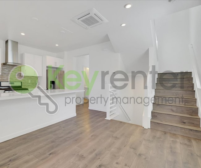 Building Photo - 487 McClatchy Way